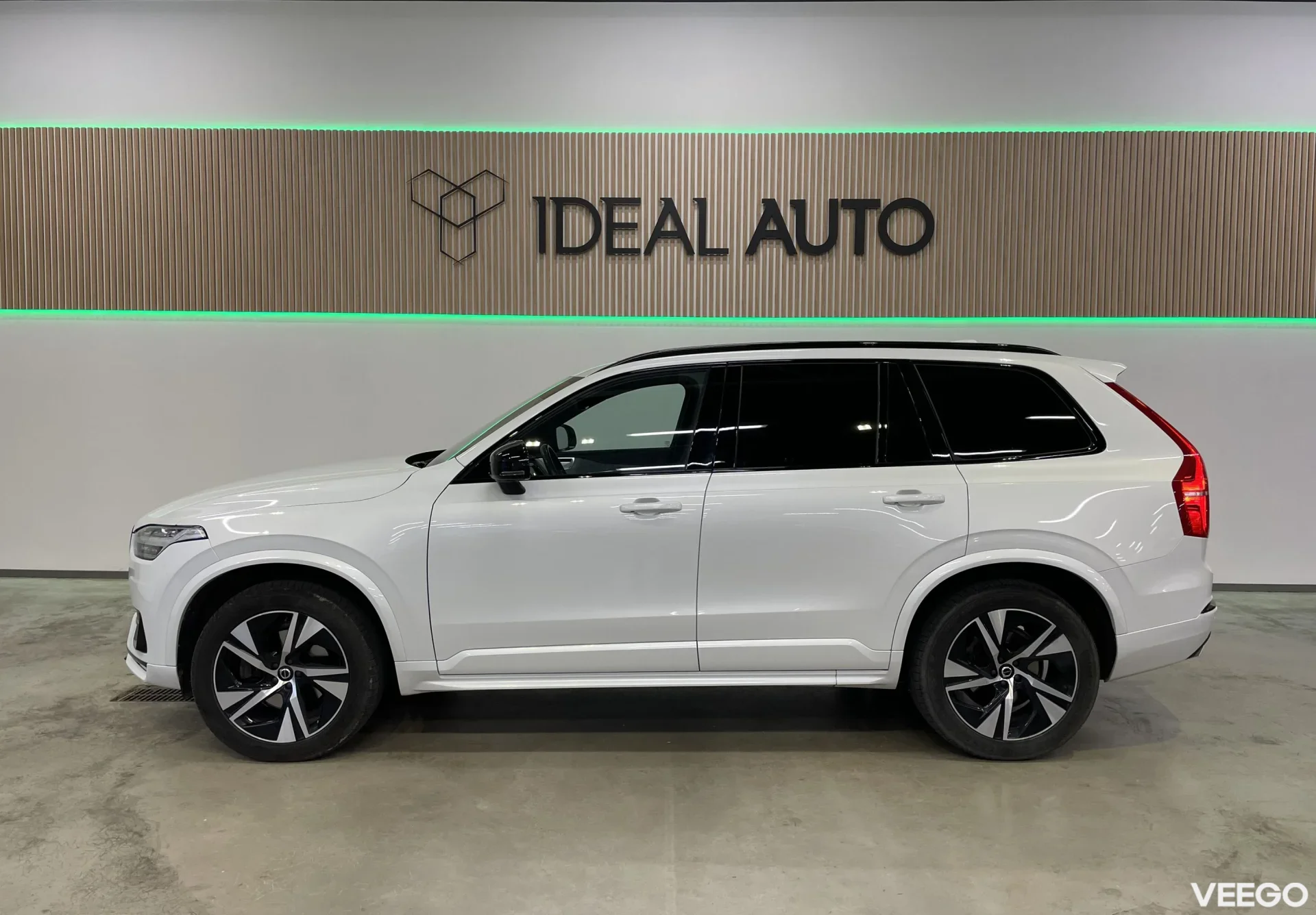 Volvo XC90 R-Design Intelli Safe Pro MY22 2.0 B5 Kers Mild Hybrid 173kW