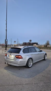 BMW 320 2.0 130kW thumbnail