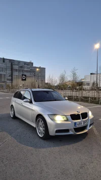 BMW 320 2.0 130kW thumbnail