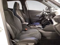 Peugeot 2008 GT Hybrid 145 e-DCS6 100kW thumbnail