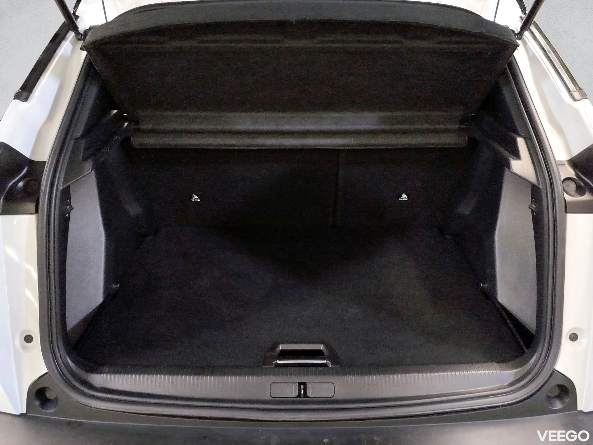 Peugeot 2008 GT Hybrid 145 e-DCS6 100kW