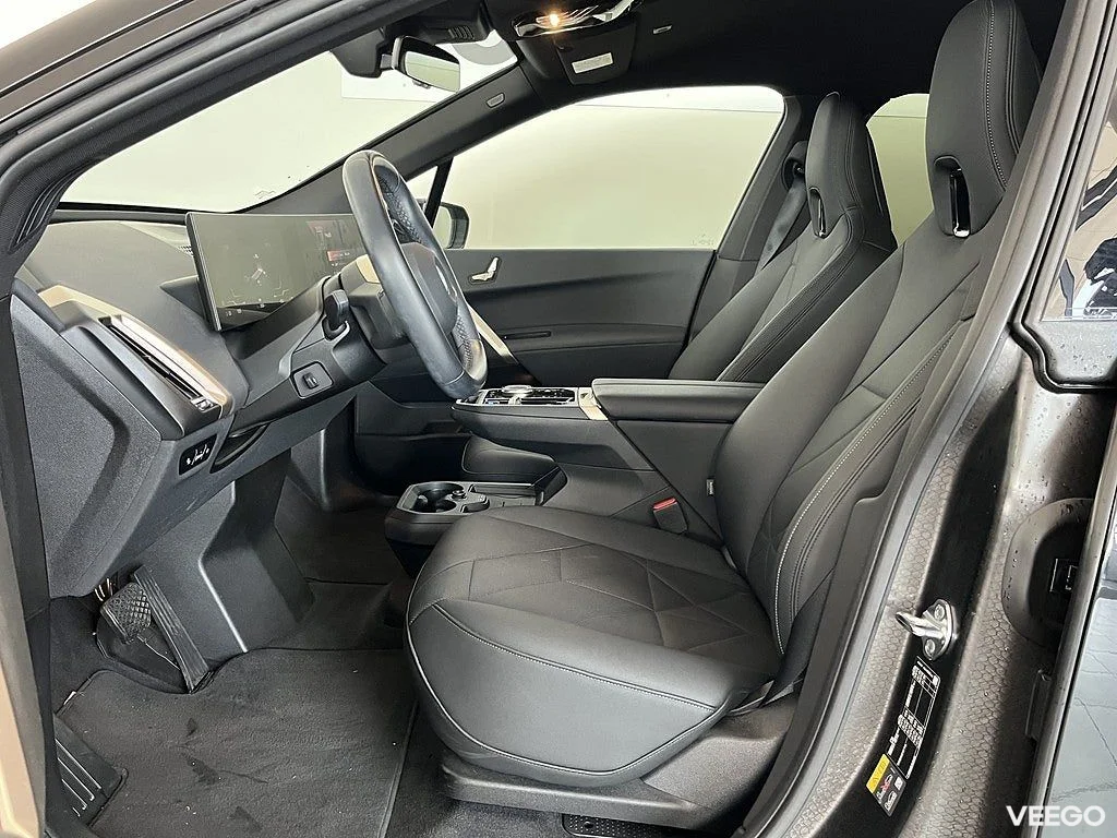 BMW iX xDrive40 M Sport Innovation 22" Drag Rattvärme H/K 0kW