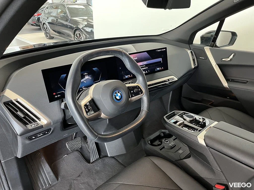 BMW iX xDrive40 M Sport Innovation 22" Drag Rattvärme H/K 0kW
