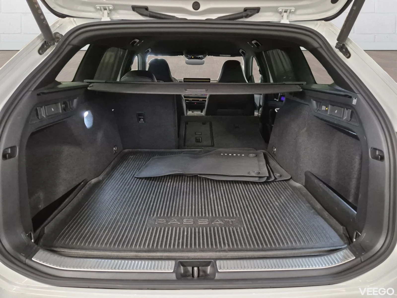 Volkswagen Passat Variant 4Motion R-Line Black Style 2 142kW