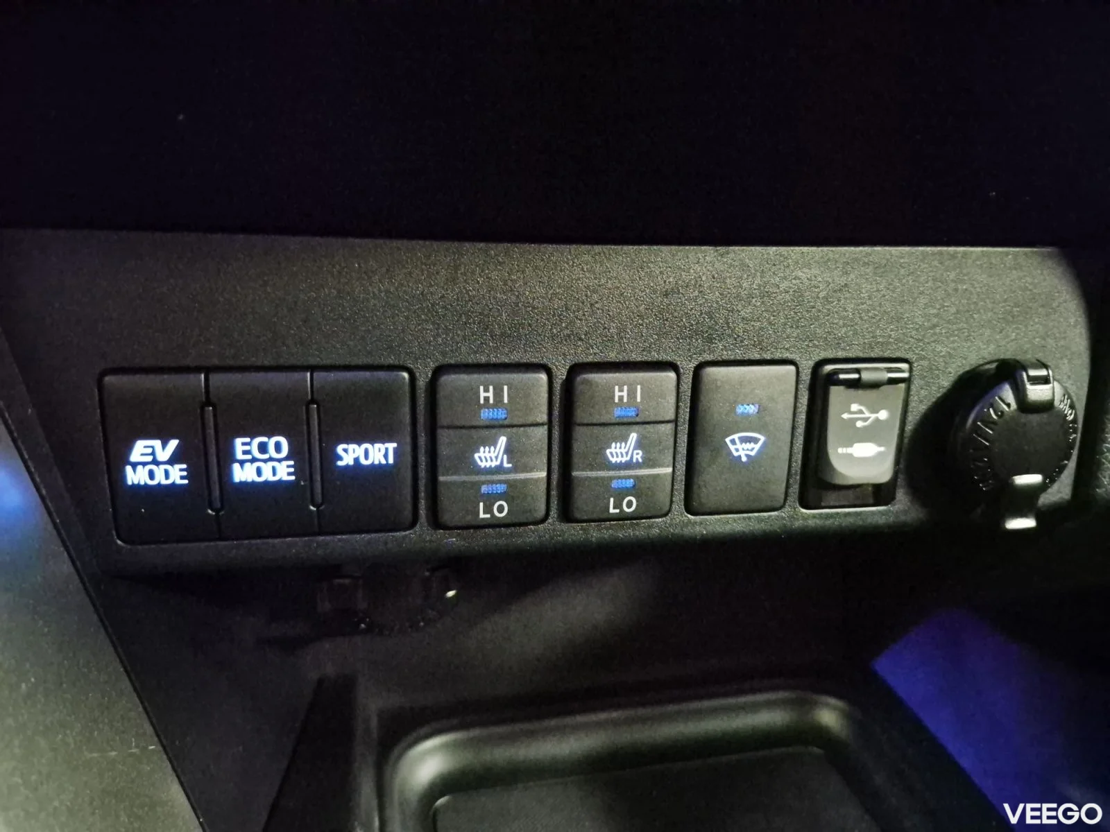 Toyota RAV4 Premium AWD 2.5 114kW