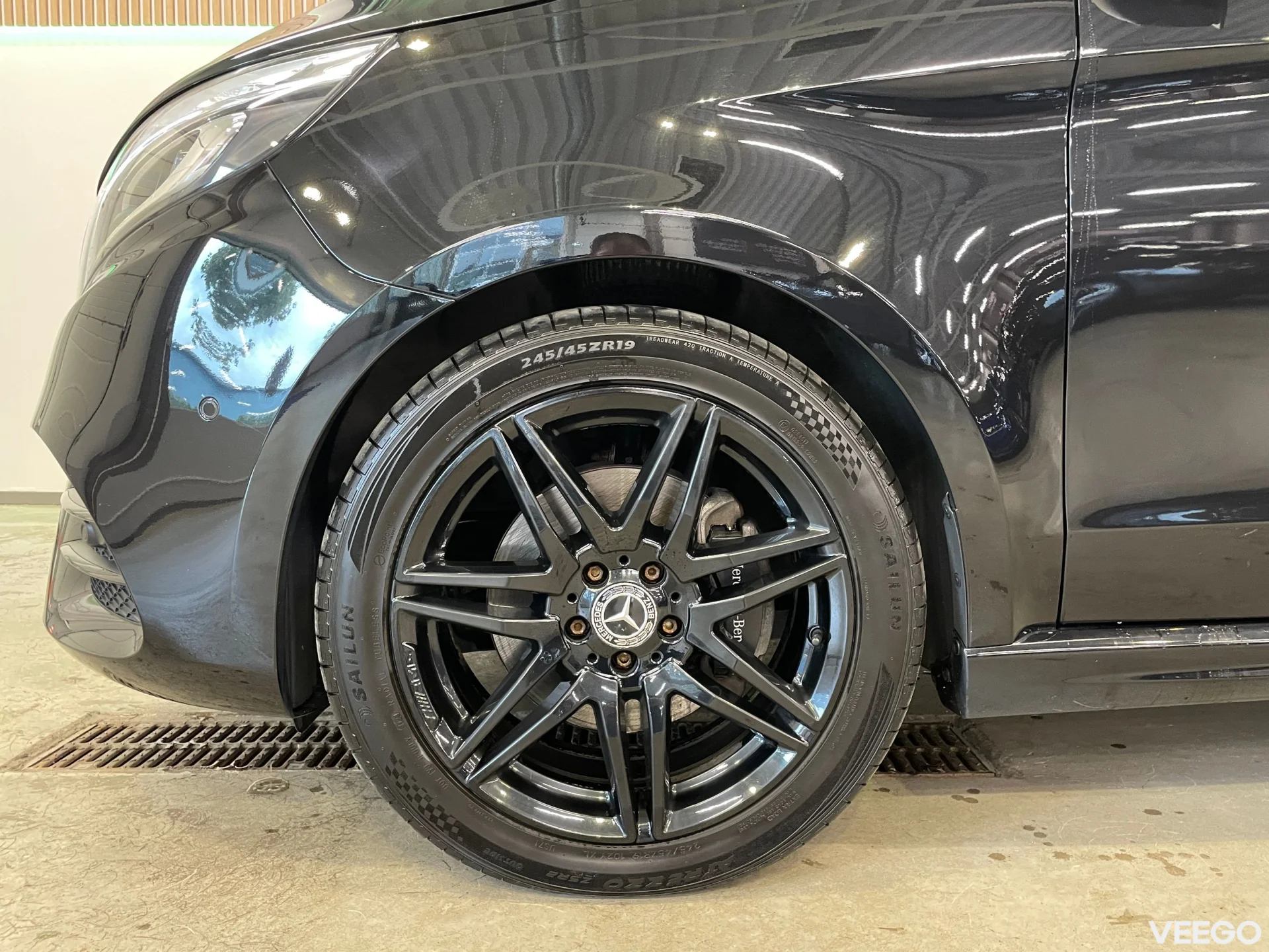 Mercedes-Benz V300 d Extra Lang AMG Night Facelift 2 174kW