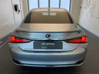 Lexus ES 300h - 131kW