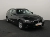 BMW 320 2 135kW thumbnail
