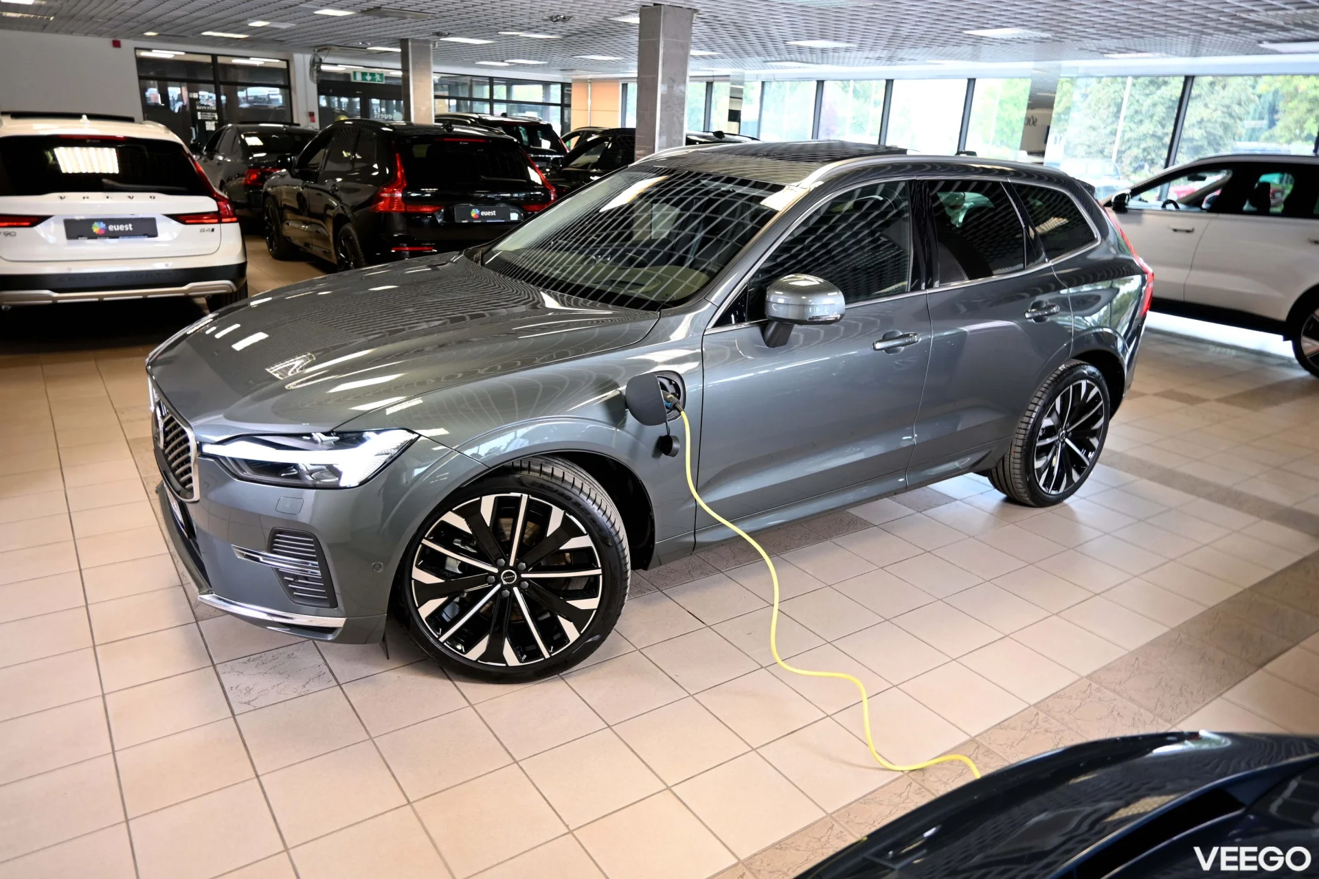 Volvo XC60 AWD B&W 4C LUXURY+ ULTRA BRIGHT INTELLI PRO MY26 2 335kW