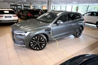 Volvo XC60 AWD B&W 4C LUXURY+ ULTRA BRIGHT INTELLI PRO MY26 2 335kW thumbnail