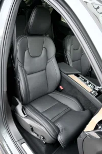 Volvo XC60 AWD B&W 4C LUXURY+ ULTRA BRIGHT INTELLI PRO MY26 2 335kW thumbnail
