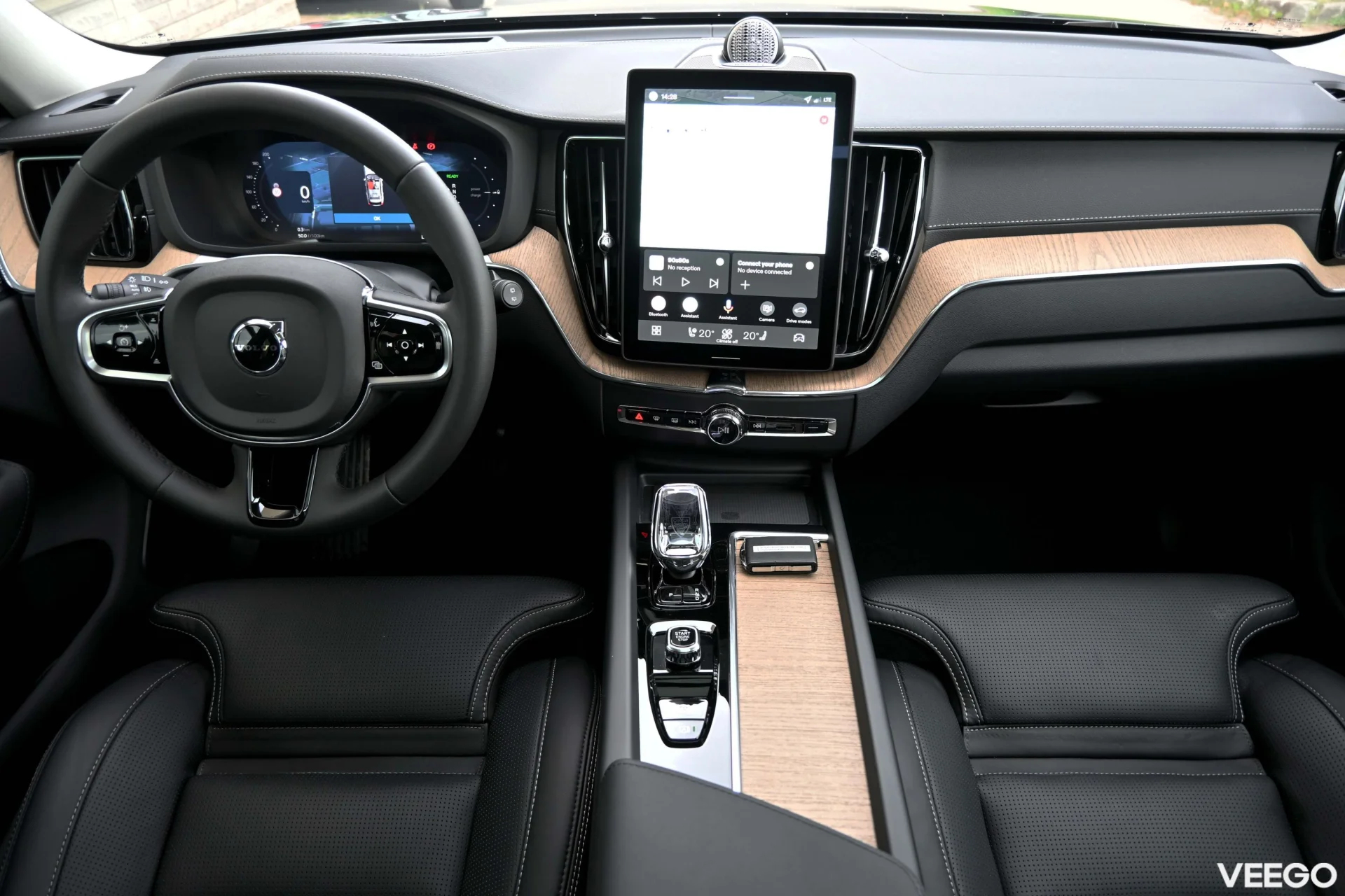 Volvo XC60 AWD B&W 4C LUXURY+ ULTRA BRIGHT INTELLI PRO MY26 2 335kW