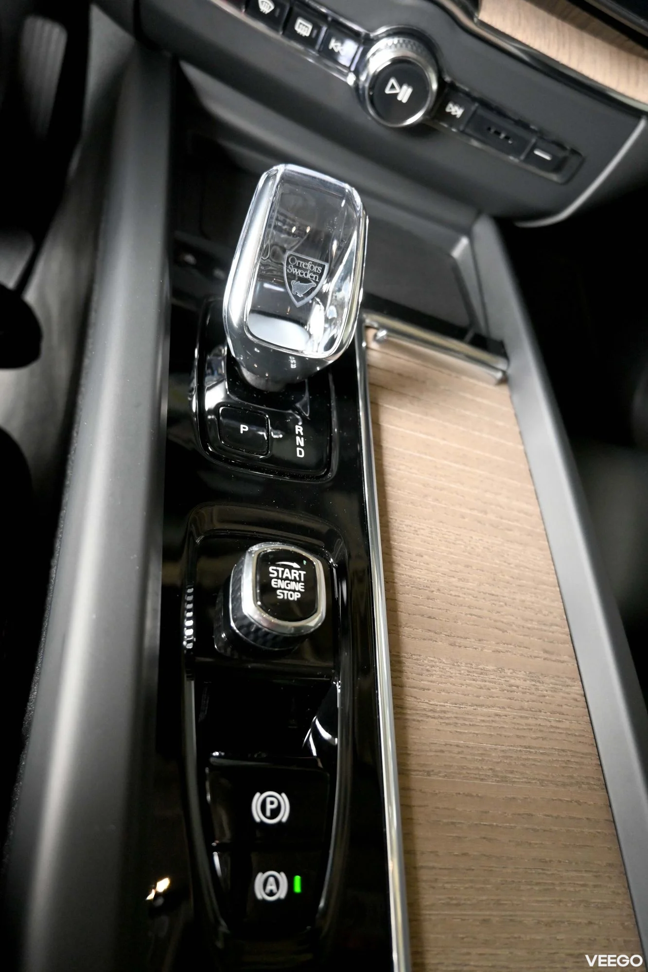 Volvo XC60 AWD B&W 4C LUXURY+ ULTRA BRIGHT INTELLI PRO MY26 2 335kW