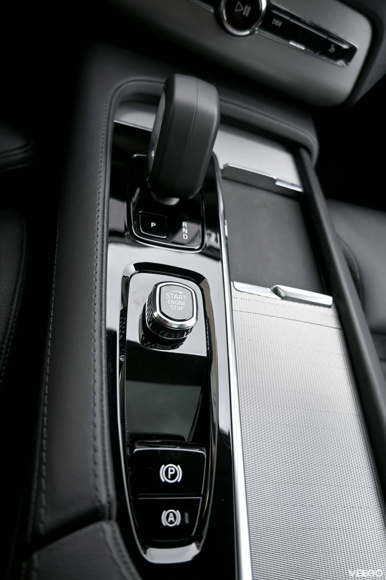 Volvo XC90 AWD B&W 4C ULTIMATE BRIGHT XENIUM INTELLI SAFE 2 335kW
