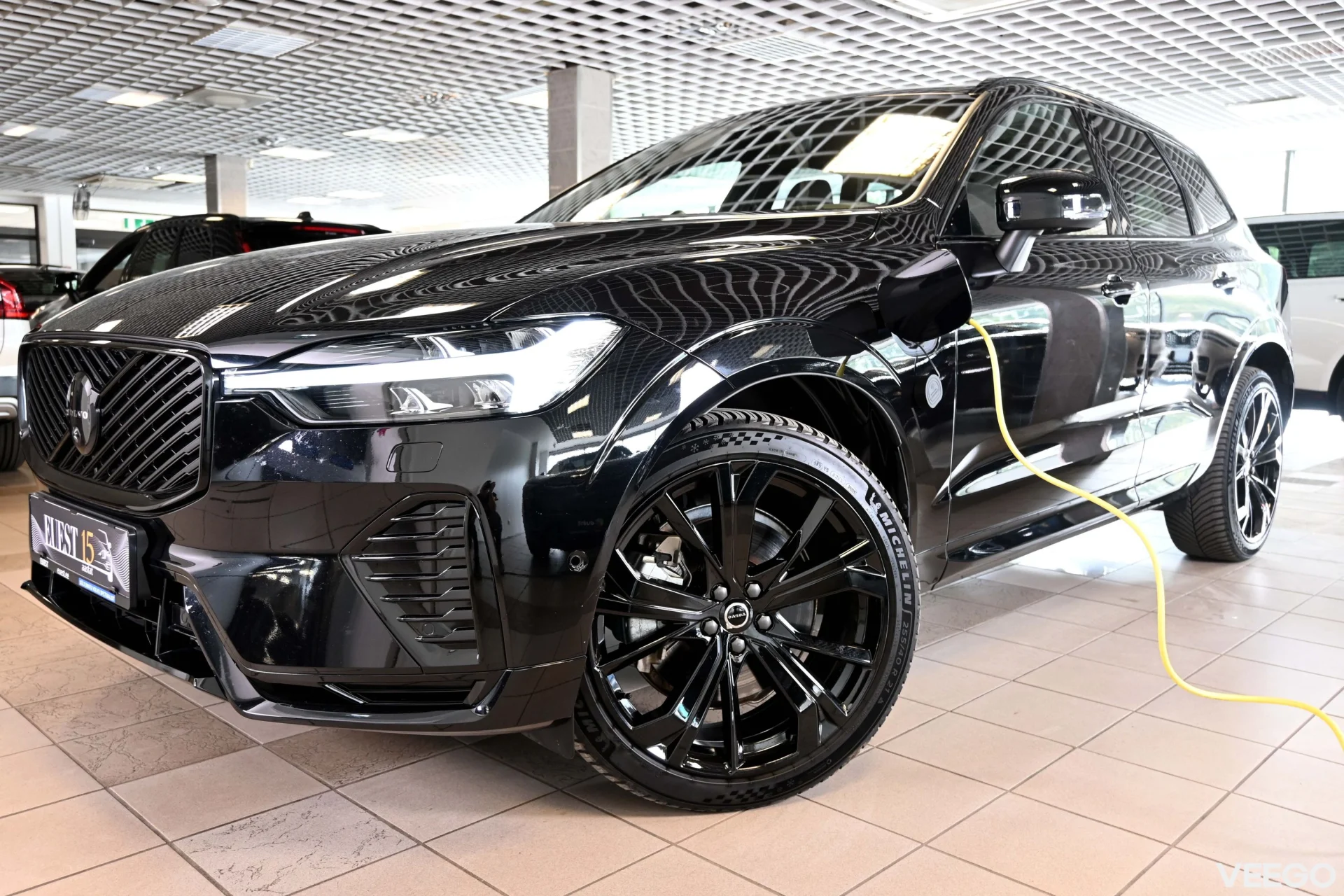 Volvo XC60 AWD B&W 4C LUXURY+ ULTRA BLACK FULL XENIUM INTELLI PRO MY26 2 335kW