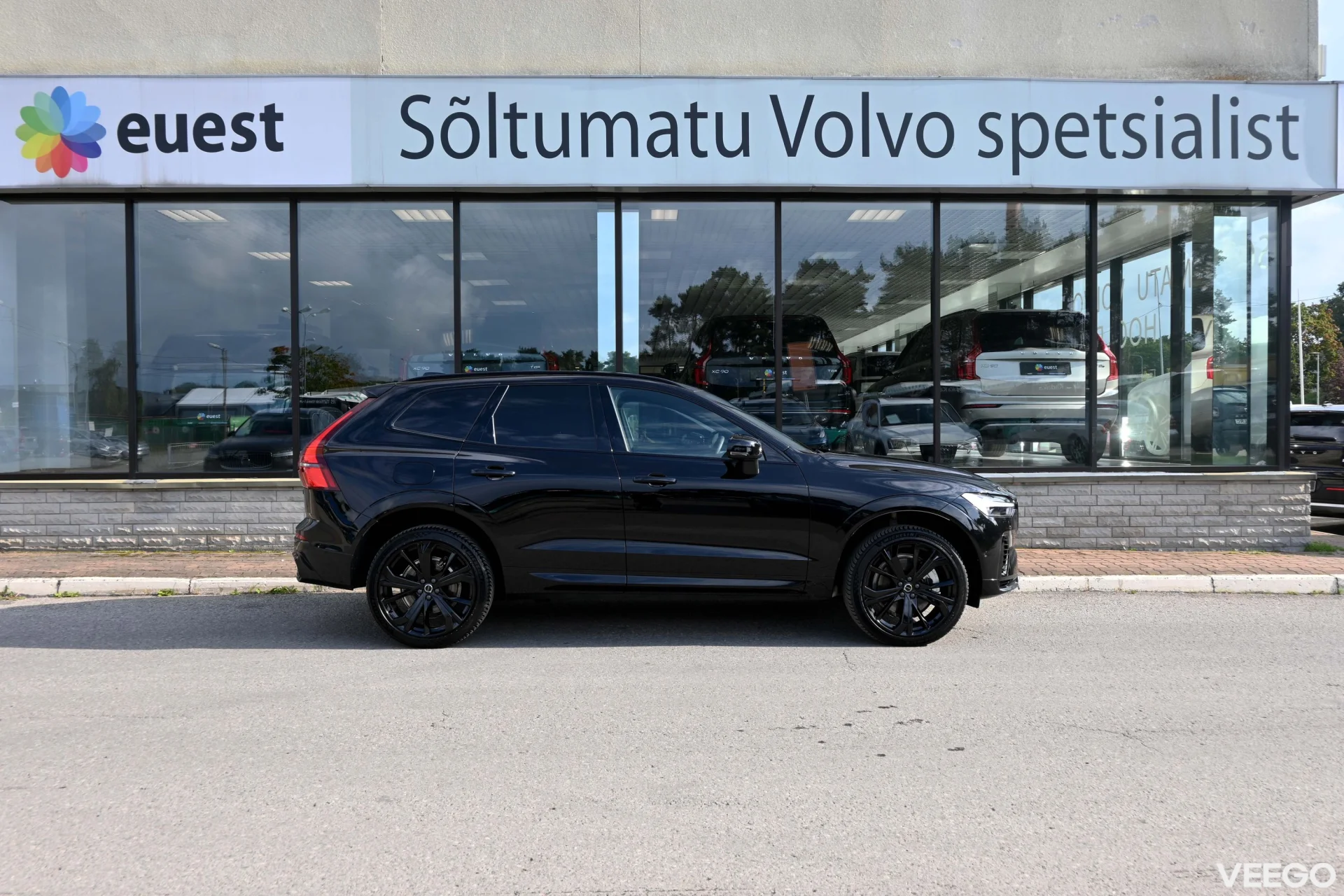 Volvo XC60 AWD B&W 4C LUXURY+ ULTRA BLACK FULL XENIUM INTELLI PRO MY26 2 335kW