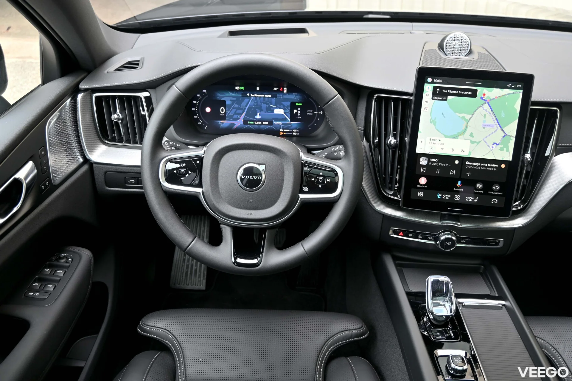 Volvo XC60 AWD B&W 4C LUXURY+ ULTRA BLACK FULL XENIUM INTELLI PRO MY26 2 335kW
