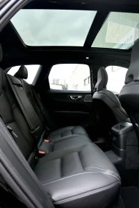 Volvo XC60 AWD B&W 4C LUXURY+ ULTRA BLACK FULL XENIUM INTELLI PRO MY26 2 335kW thumbnail