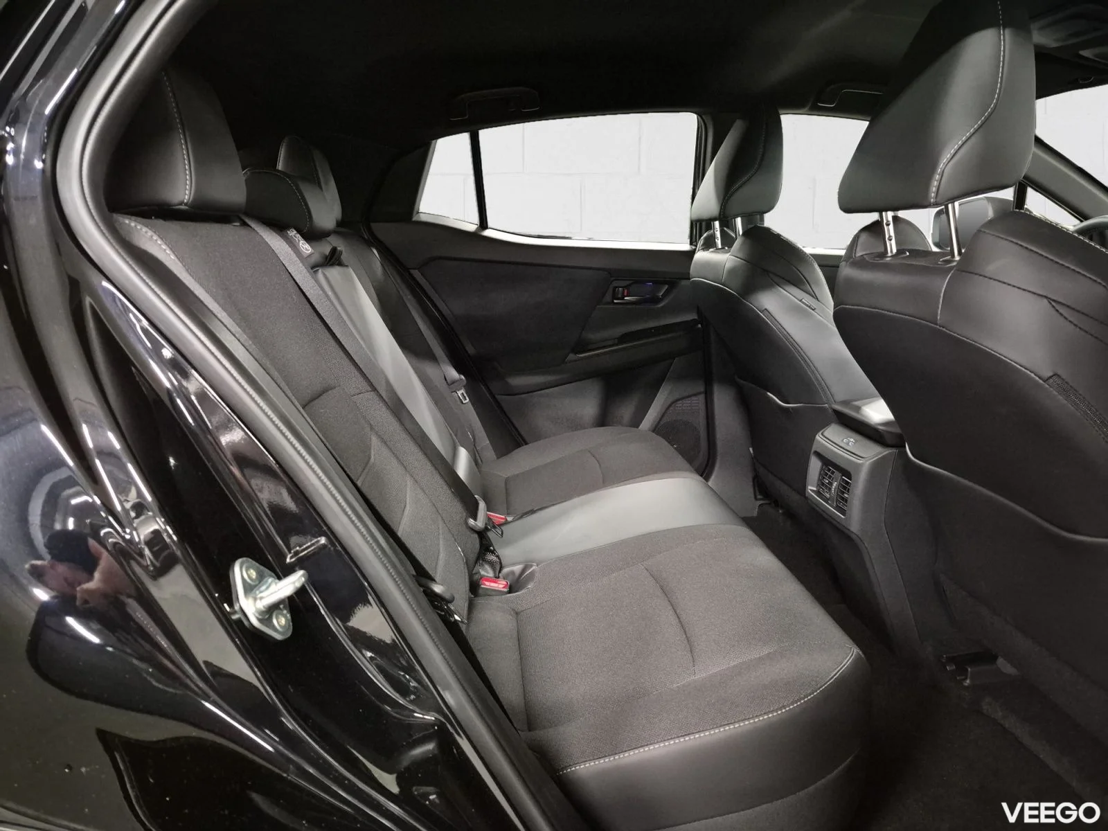 Toyota C-HR + Active AWD 135kW
