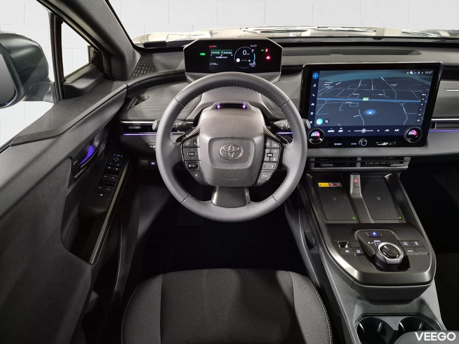 Toyota C-HR + Active AWD 135kW