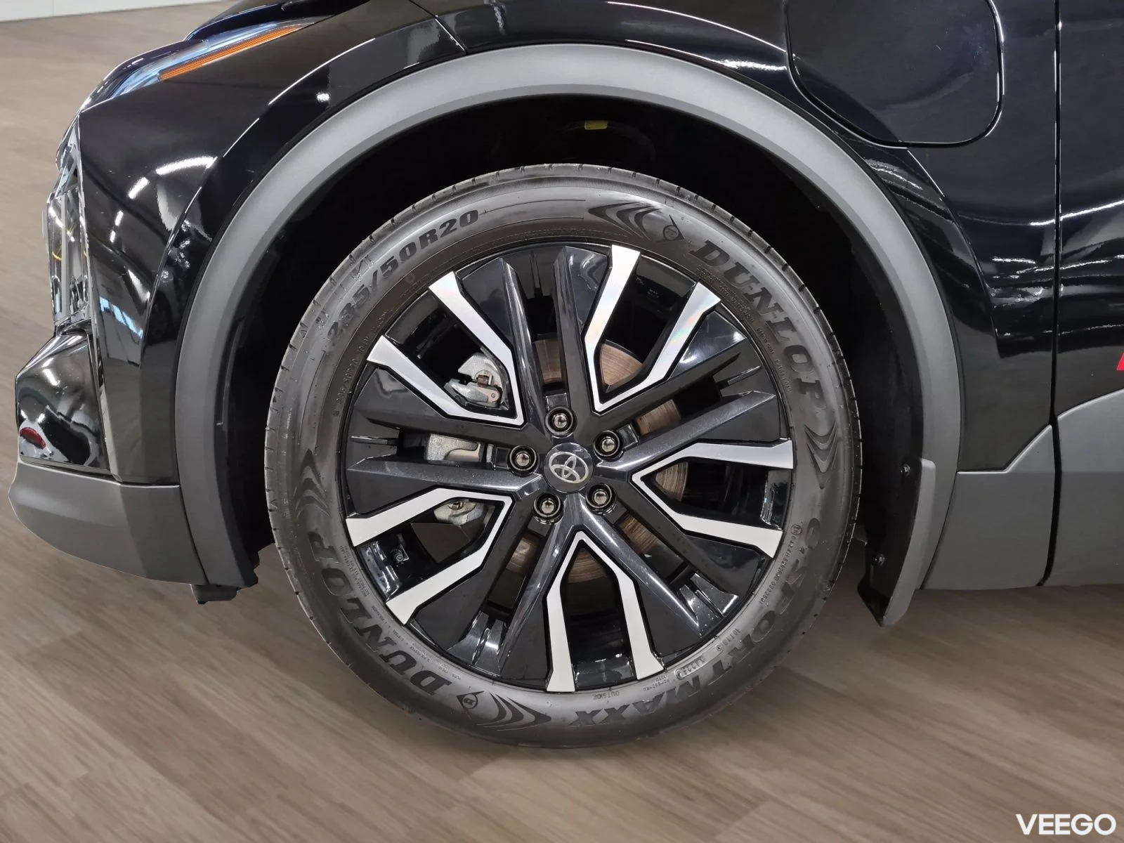 Toyota C-HR + Active AWD 135kW
