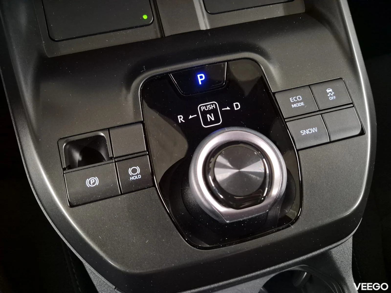 Toyota C-HR + Active AWD 135kW