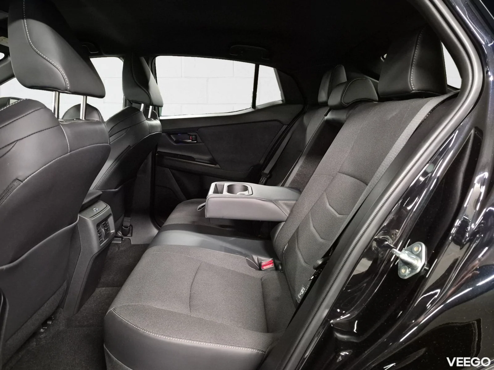 Toyota C-HR + Active AWD 135kW