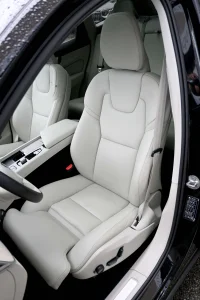 Volvo XC60 AWD B&W ULTIMATE BRIGHT XENIUM INTELLI SAFE 2 335kW thumbnail