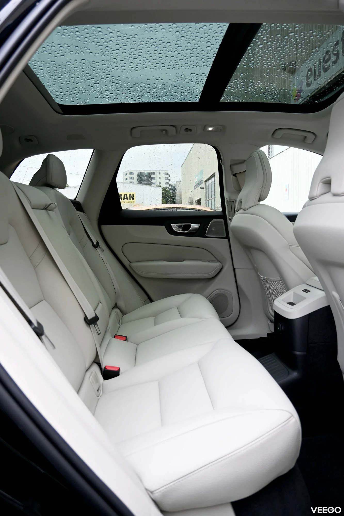 Volvo XC60 AWD B&W ULTIMATE BRIGHT XENIUM INTELLI SAFE 2 335kW