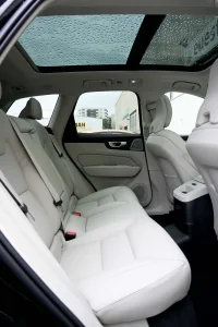 Volvo XC60 AWD B&W ULTIMATE BRIGHT XENIUM INTELLI SAFE 2 335kW thumbnail