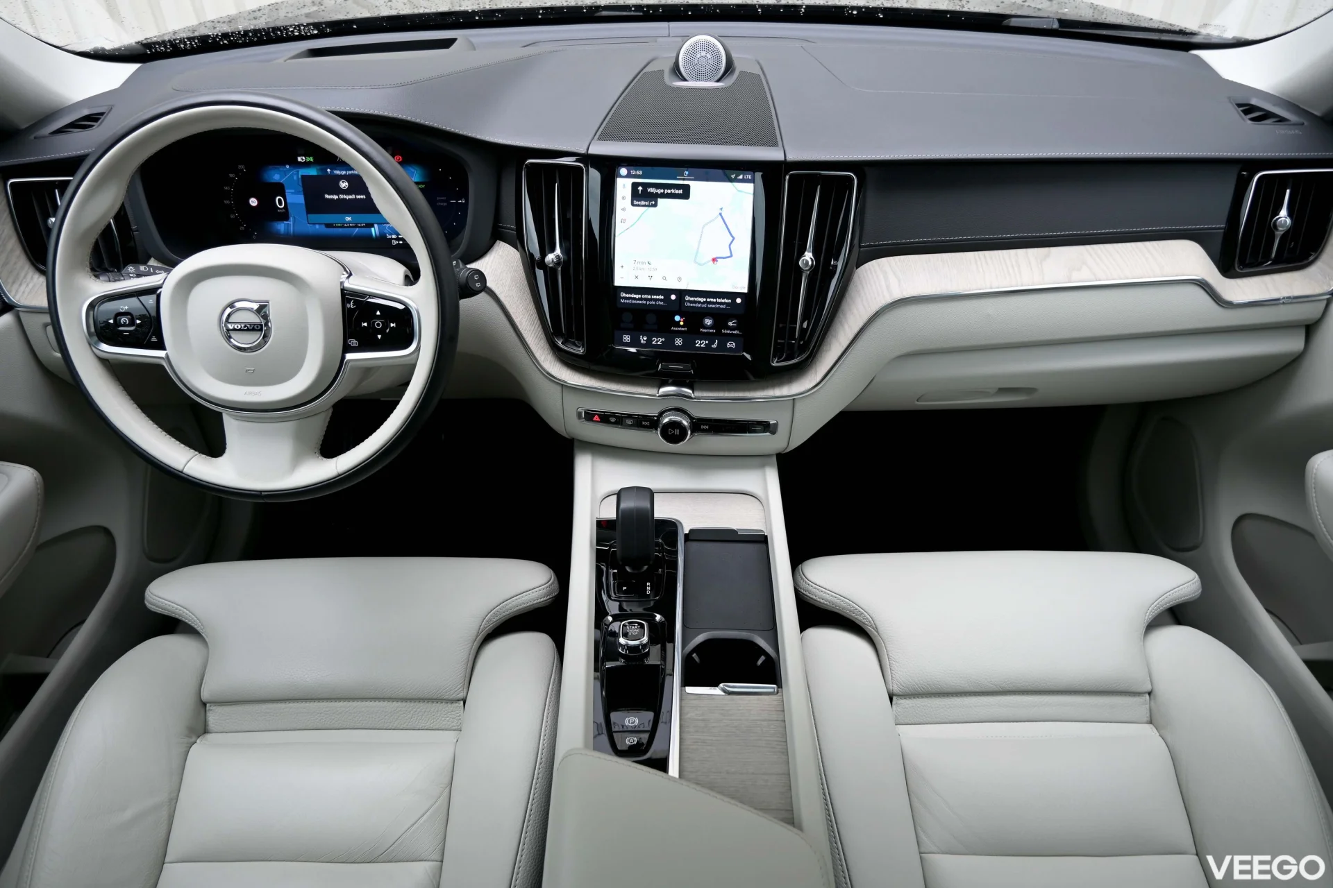 Volvo XC60 AWD B&W ULTIMATE BRIGHT XENIUM INTELLI SAFE 2 335kW
