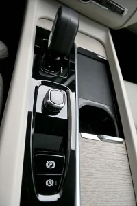 Volvo XC60 AWD B&W ULTIMATE BRIGHT XENIUM INTELLI SAFE 2 335kW thumbnail