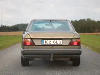 Mercedes-Benz 300 D W124 TD 108kW thumbnail