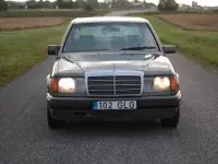 Mercedes-Benz 300 D W124 TD 108kW thumbnail