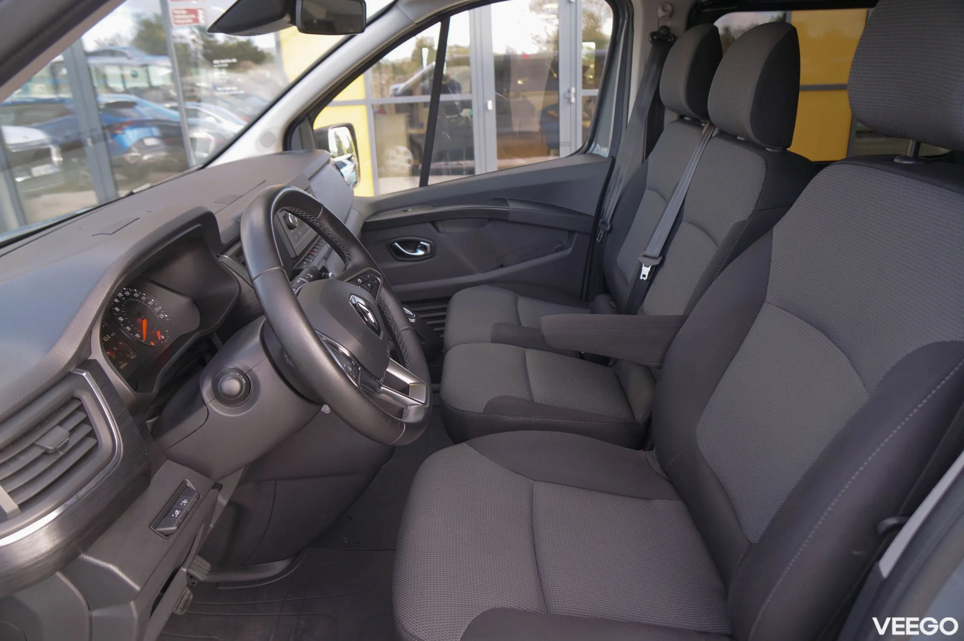 Renault TRAFIC Passenger Grandpack Clim L2H1 2 110kW