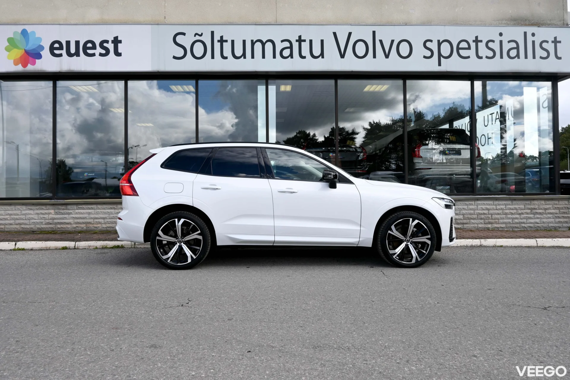 Volvo XC60 AWD H&K LUXURY ULTIMATE DARK INTELLI PRO 2 293kW