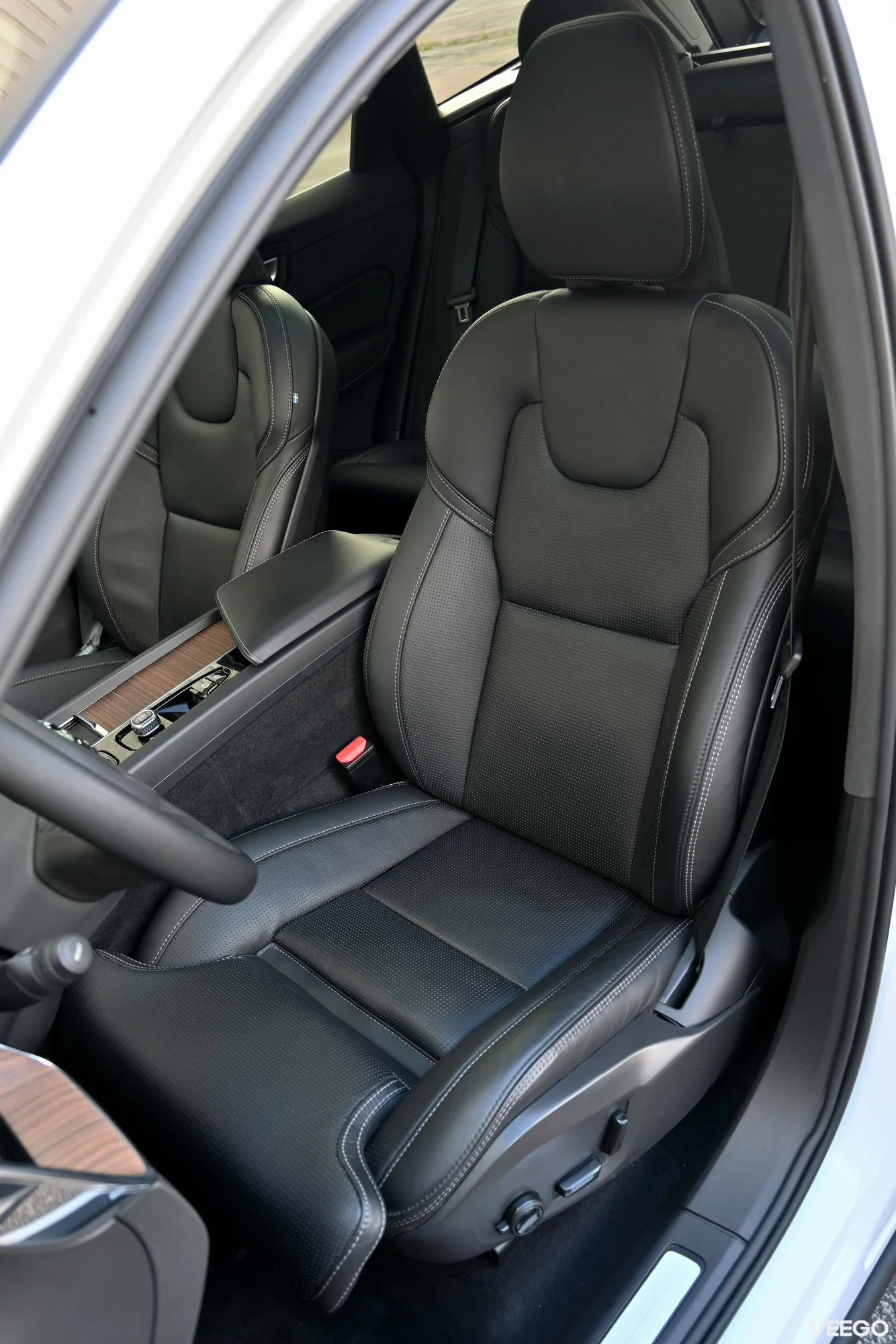 Volvo XC60 AWD H&K LUXURY ULTIMATE DARK INTELLI PRO 2 293kW