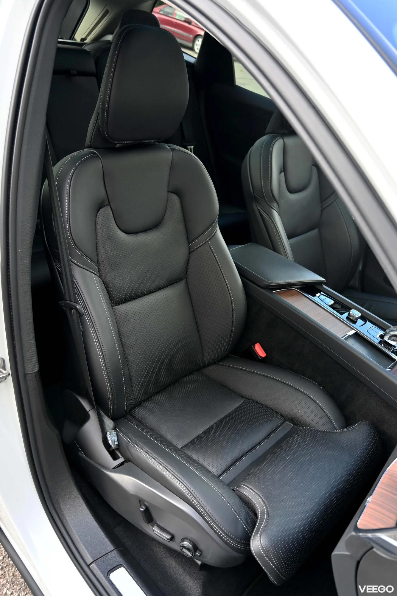 Volvo XC60 AWD H&K LUXURY ULTIMATE DARK INTELLI PRO 2 293kW