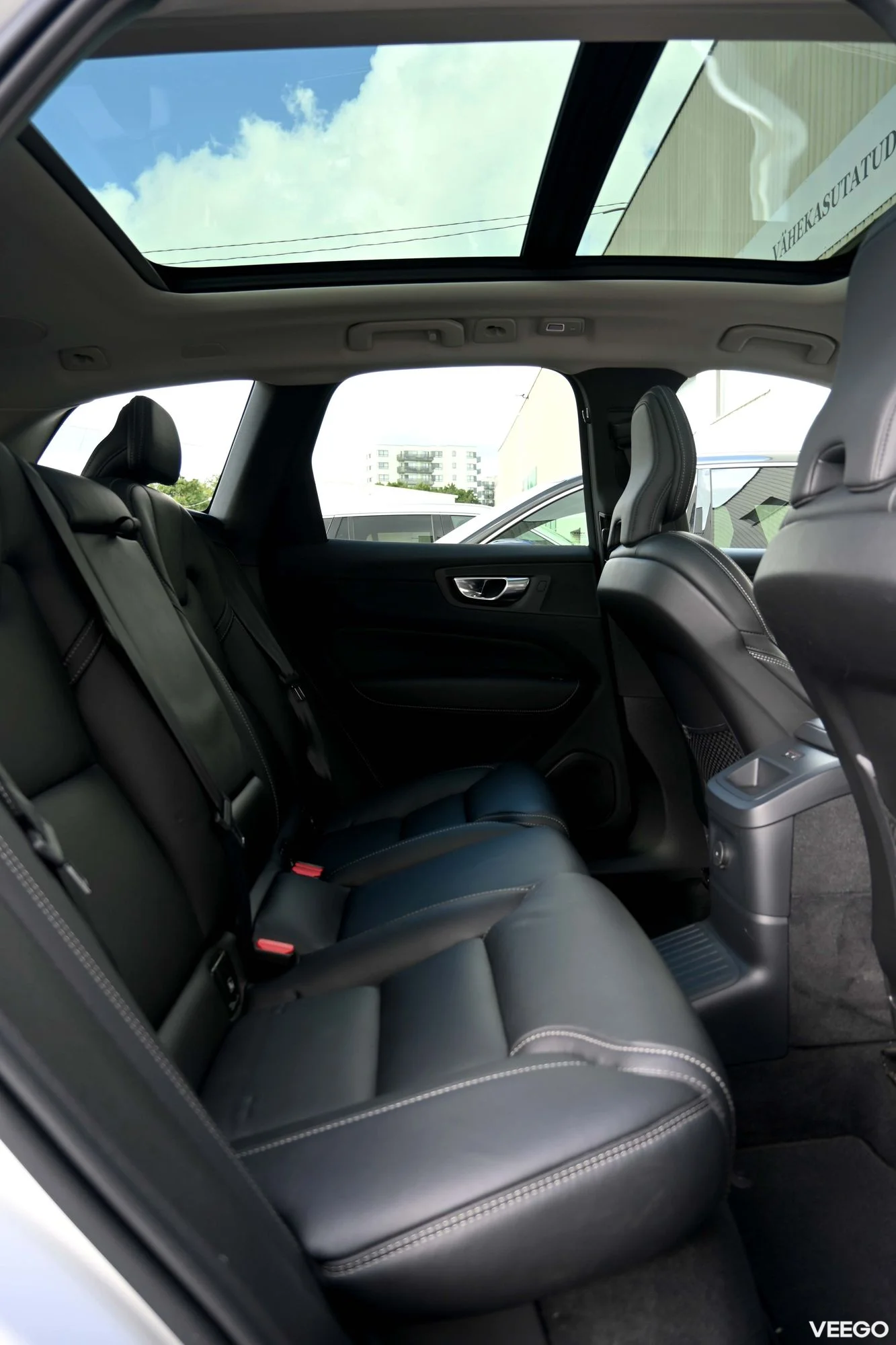 Volvo XC60 AWD H&K LUXURY ULTIMATE DARK INTELLI PRO 2 293kW