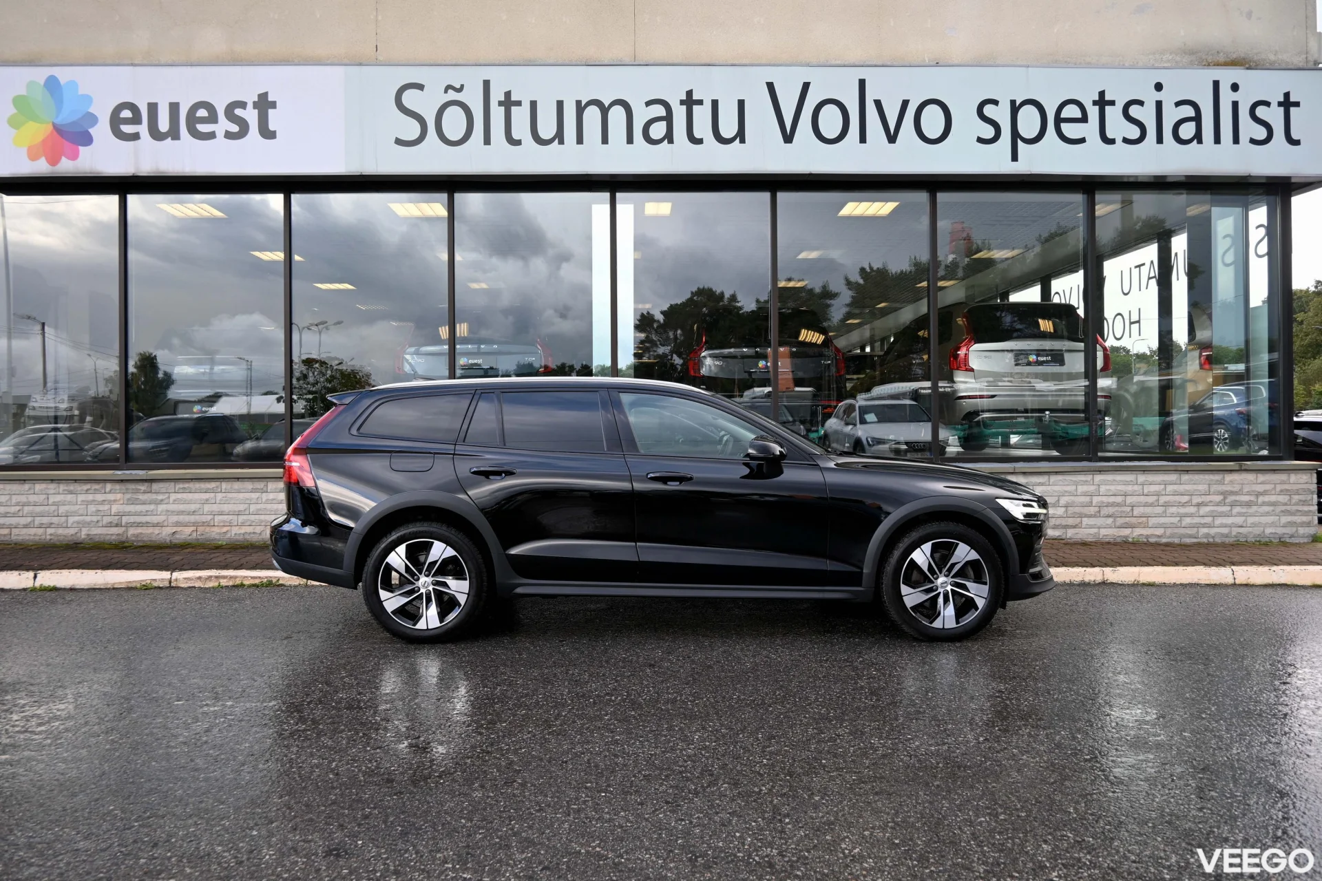 Volvo V60 Cross Country AWD BRIGHT PLUS INTELLI SAFE FACELIFT 2023 2 145kW