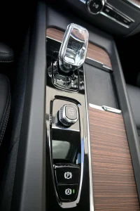 Volvo XC60 AWD H&K LUXURY ULTIMATE DARK INTELLI PRO 2 293kW thumbnail