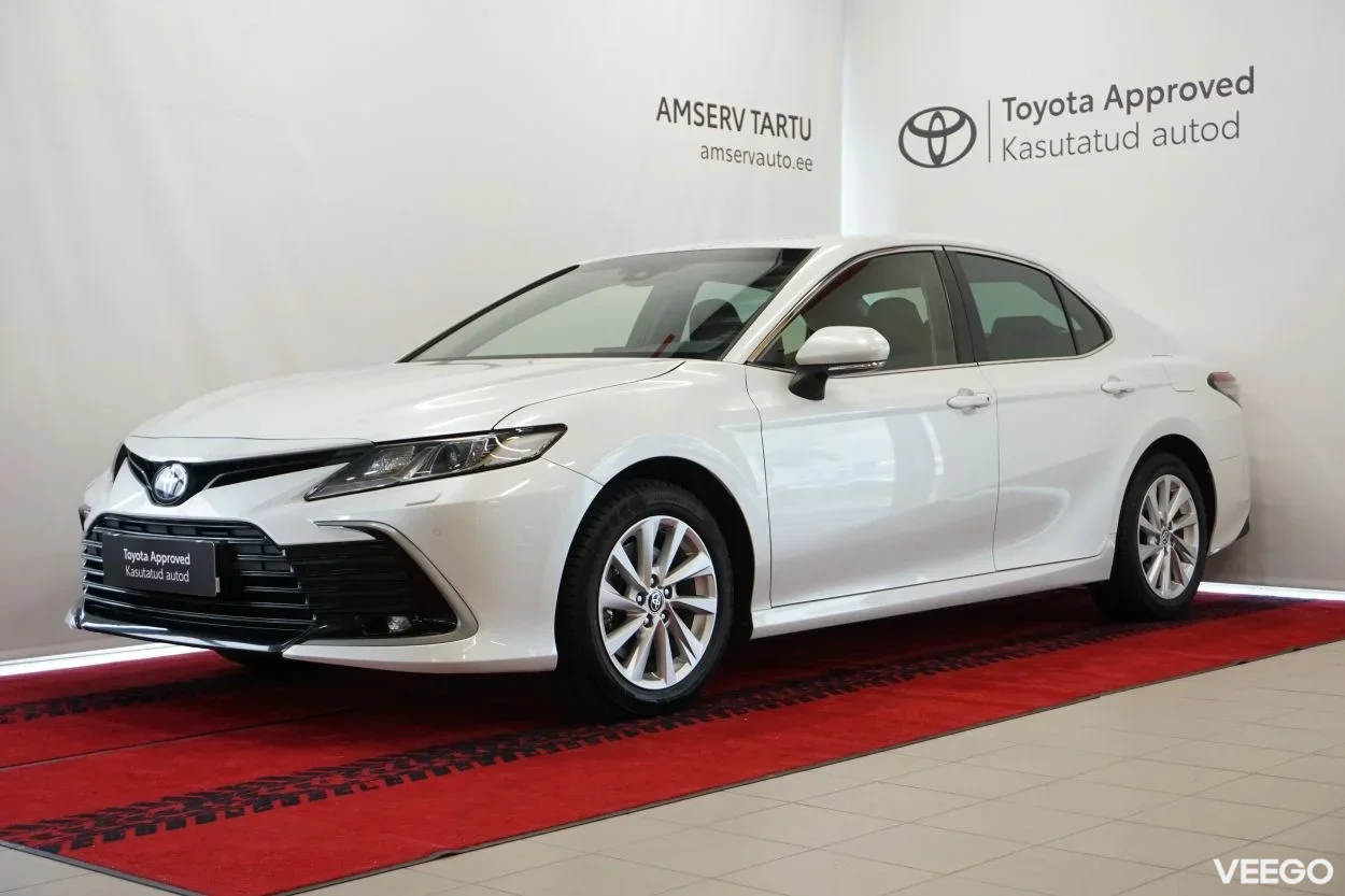 Toyota Camry Luxury Business 2.5 131kW
