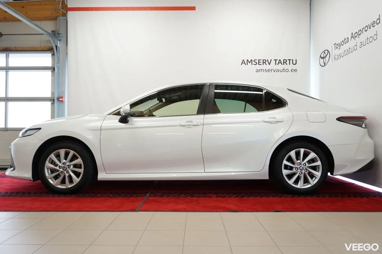 Toyota Camry Luxury Business 2.5 131kW