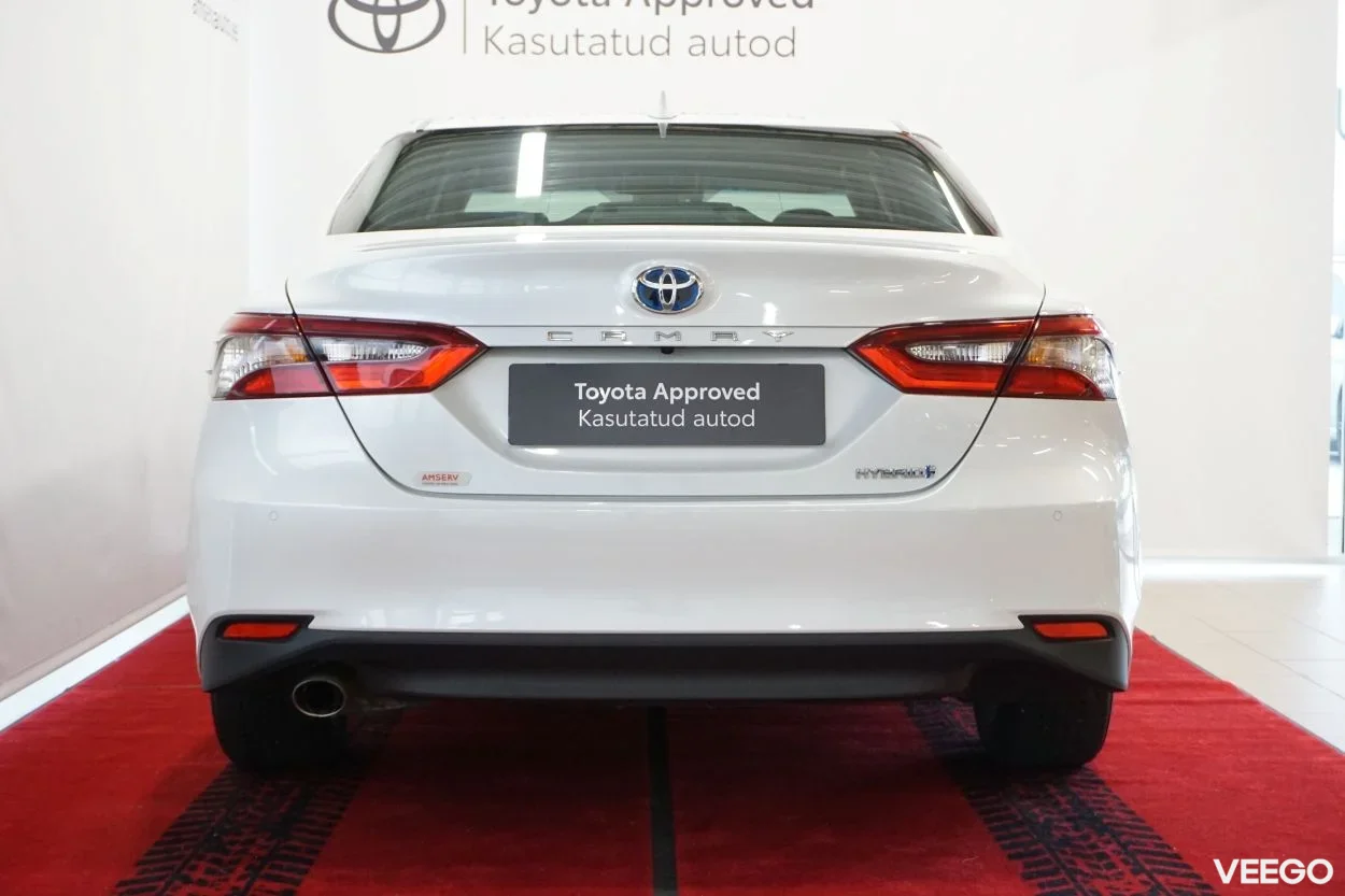 Toyota Camry Luxury Business 2.5 131kW
