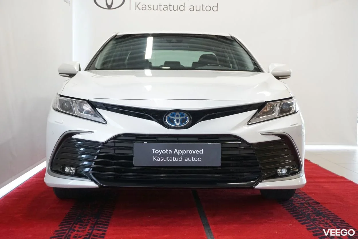 Toyota Camry Luxury Business 2.5 131kW