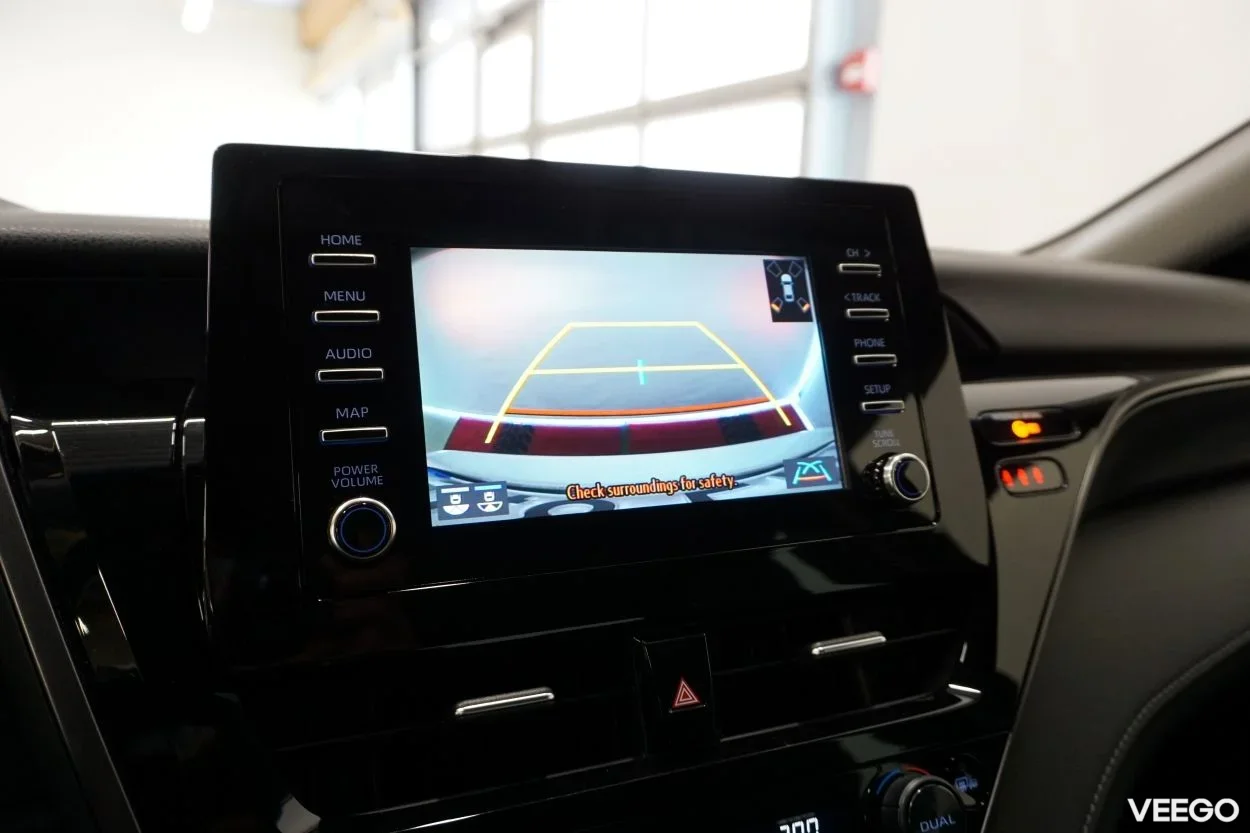 Toyota Camry Luxury Business 2.5 131kW