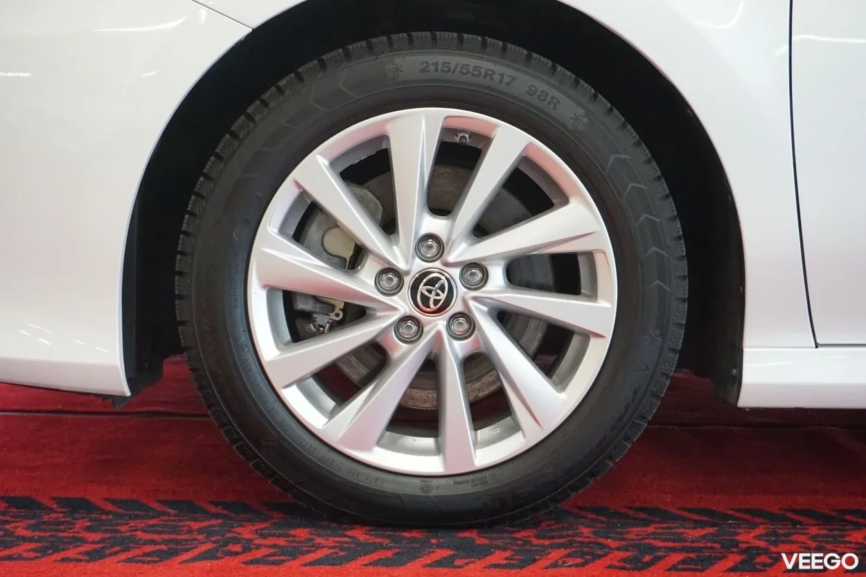 Toyota Camry Luxury Business 2.5 131kW