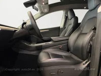 Tesla Model Y Long Range Dual Motor 366kW thumbnail