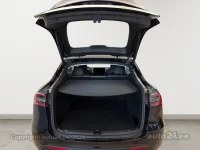 Tesla Model Y Long Range Dual Motor 366kW thumbnail