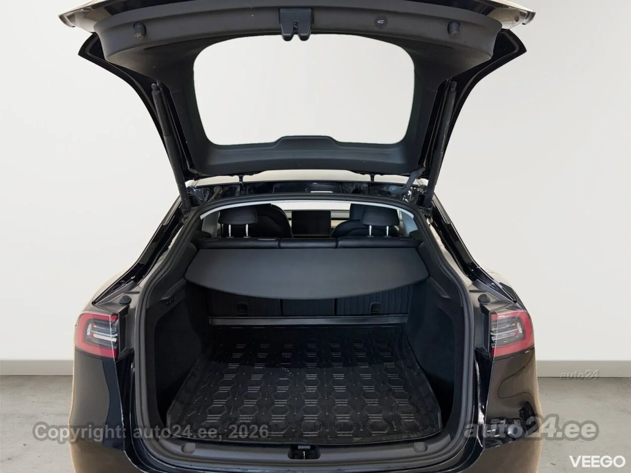 Tesla Model Y Dual Motor Long Range 153kW